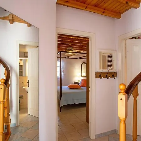 Charming 3 Bedroom Maisonette Dom wakacyjny *
